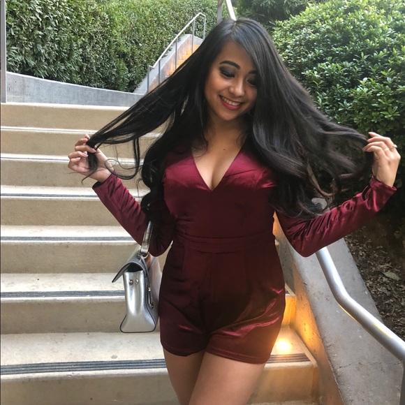 Meet Your Posher, Rachel 💋 - Picture 3 of 8